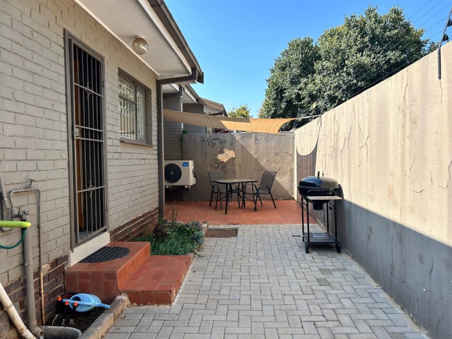 2 Bedroom Property for Sale in Langenhovenpark Free State